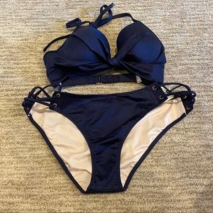 Shade & Shore Sz Medium 32B Navy Twist Bikini Set